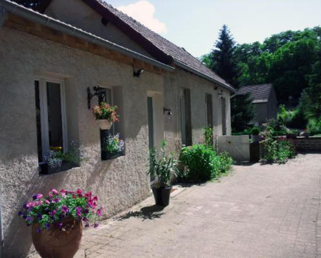 LA PROVIDENCE, chambres d'hôtes Saint-Sernin-du-Plain Exterior foto